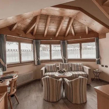 Hotel Flora 4*