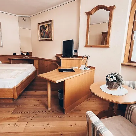 Flora Hotel 4*