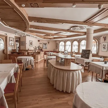 Hotel Flora 4*
