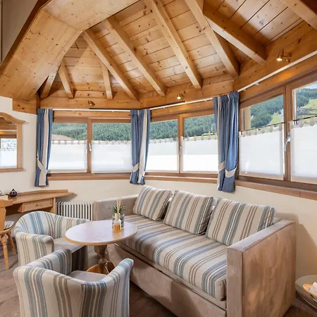 Flora 4* Λιβίνιο