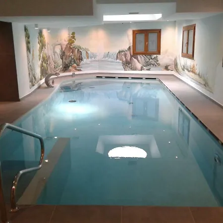 Flora Hotel 4*