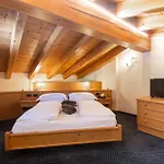 Flora Hotel 4*
