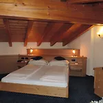Hotel Flora