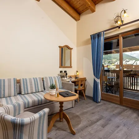 Hotel Flora 4*