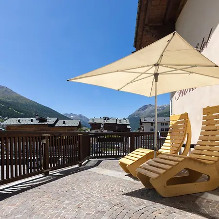 Flora Hotel 4*