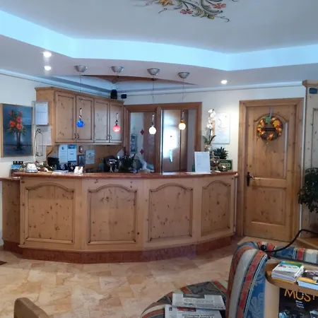 Hotel Flora 4*