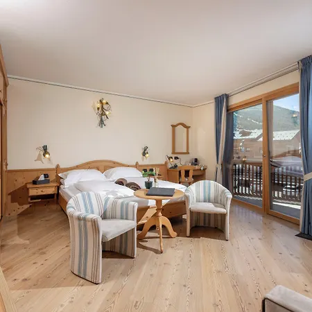 Flora Hotel 4*